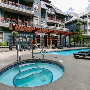 Apartment Alpenglow Suite: Village Mountain Retreat Canada