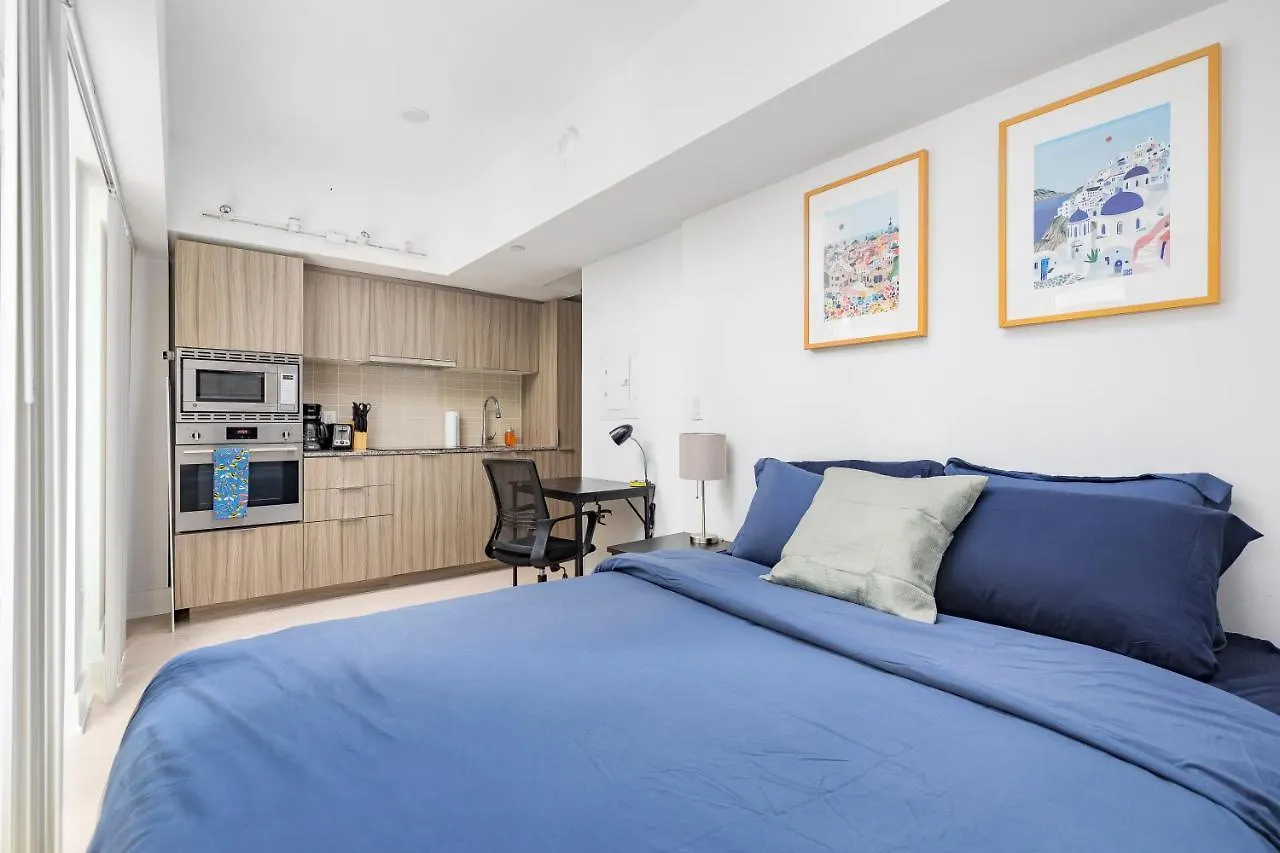 Micro Studio In Heart Of Downtown! Apartment Toronto