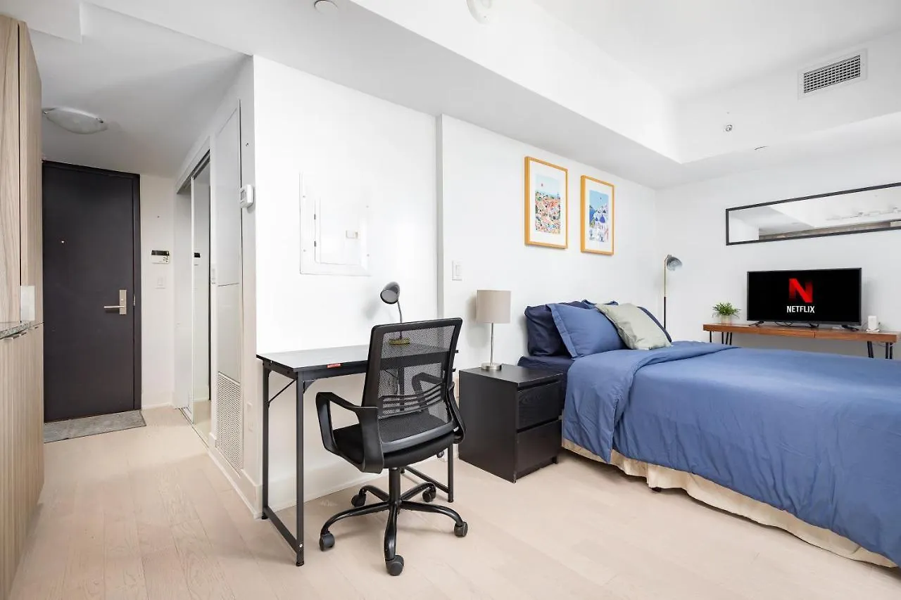 Micro Studio In Heart Of Downtown! Apartment Toronto
